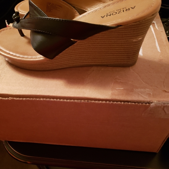 Arizona Sandals - Picture 7 of 8